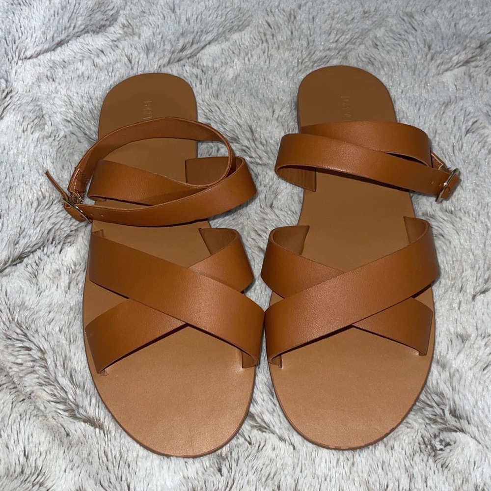 Beige Forever 21 Sandals. Size 8